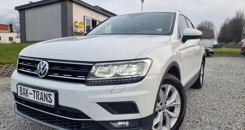 Volkswagen Tiguan cena 122987 przebieg: 152000, rok produkcji 2019 z Piaski małe 596